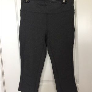 Medium Tek Gear Shapewear Capri in gray